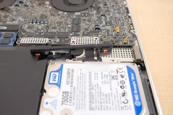 /assets/2016/macbookpro17-mc226-ssd-replace/image-3312.jpg