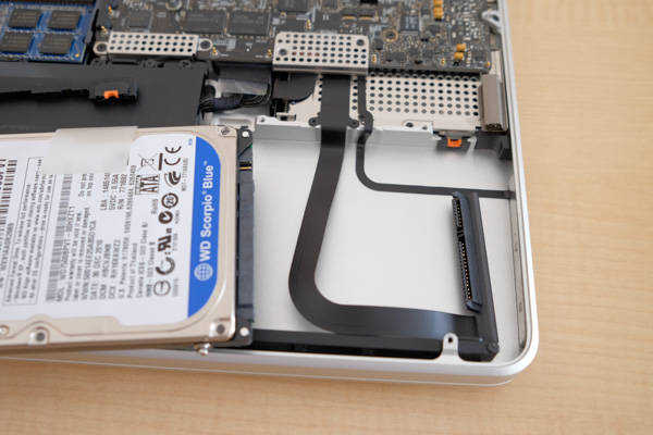/assets/2016/macbookpro17-mc226-ssd-replace/image-3313.jpg